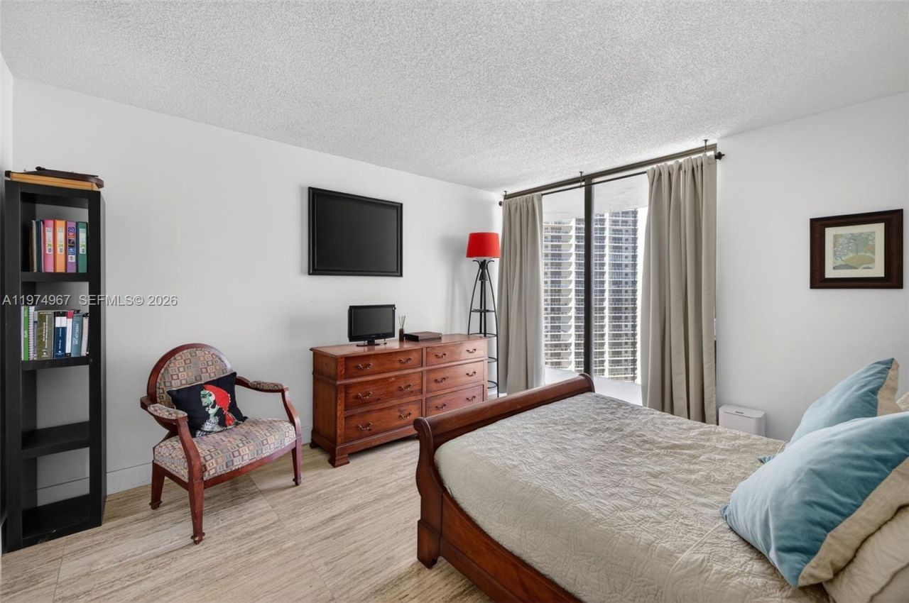 19355 Turnberry Way , Unit 17C, Aventura, FL 33180 Photo