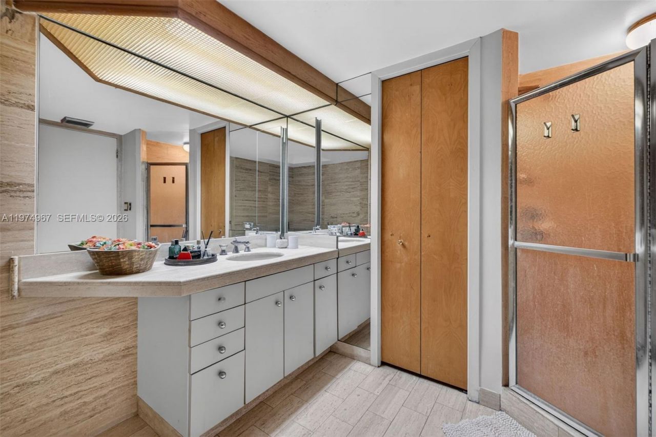 19355 Turnberry Way , Unit 17C, Aventura, FL 33180 Photo