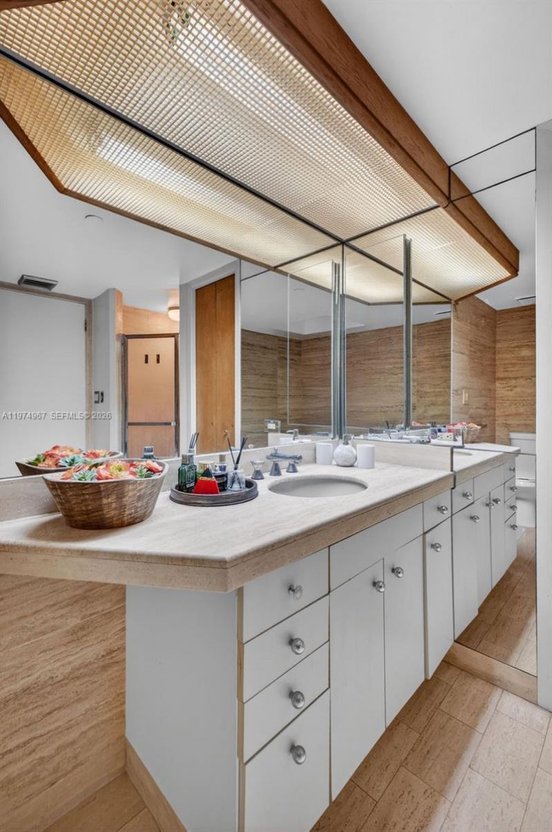 19355 Turnberry Way , Unit 17C, Aventura, FL 33180 Photo