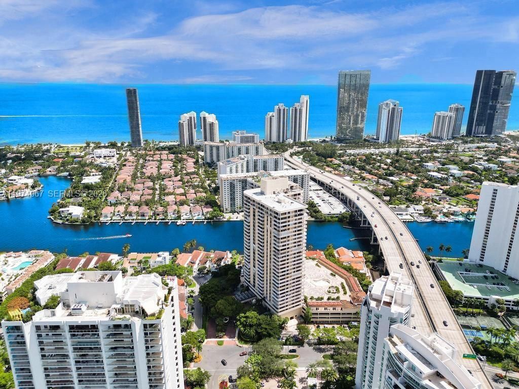 19355 Turnberry Way , Unit 17C, Aventura, FL 33180 Photo