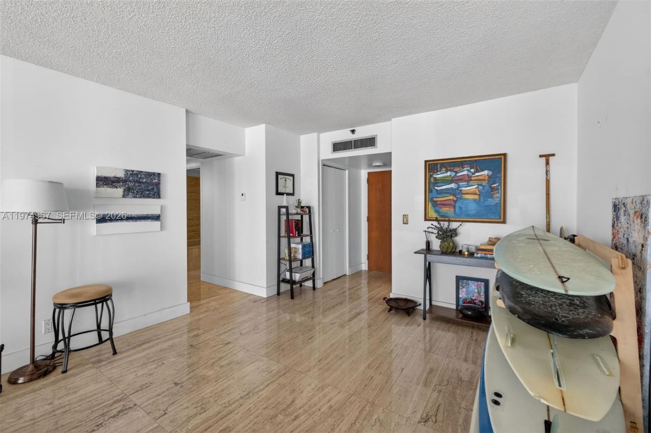 19355 Turnberry Way , Unit 17C, Aventura, FL 33180 Photo