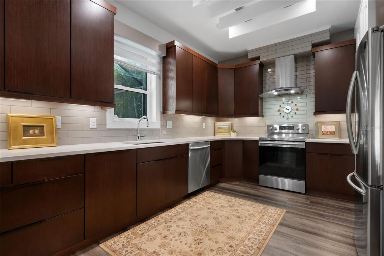 661 Marlin Drive, Sarasota, FL 34234 Photo