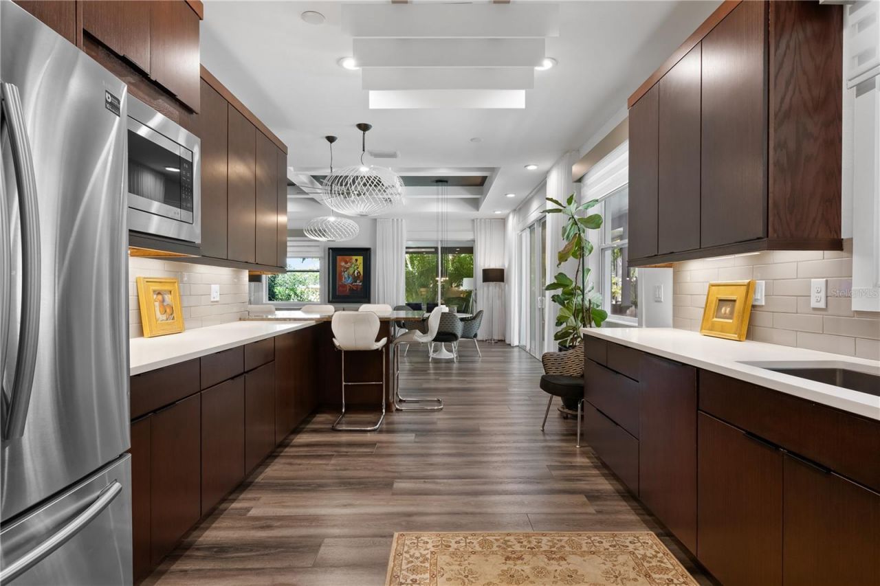 661 Marlin Drive, Sarasota, FL 34234 Photo