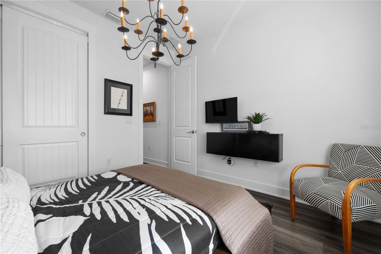 661 Marlin Drive, Sarasota, FL 34234 Photo