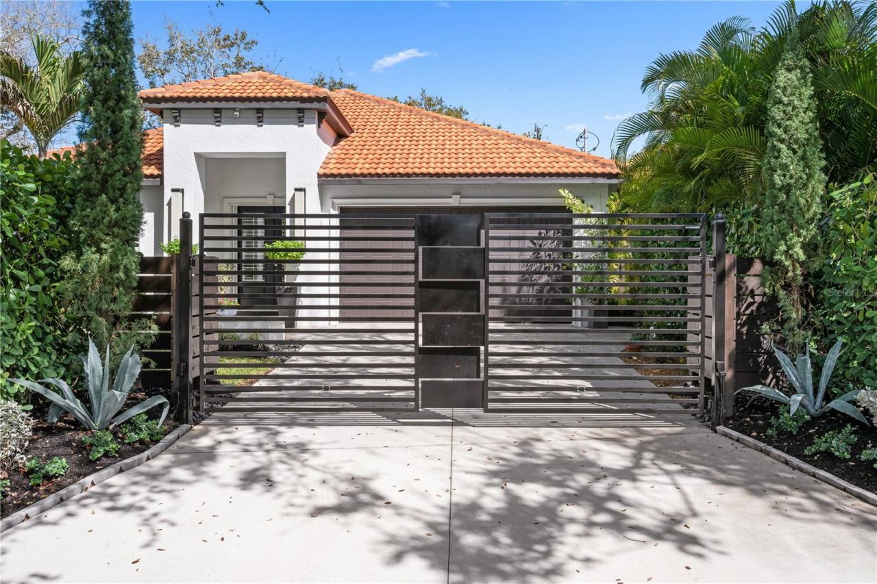 661 Marlin Drive, Sarasota, FL 34234 Photo