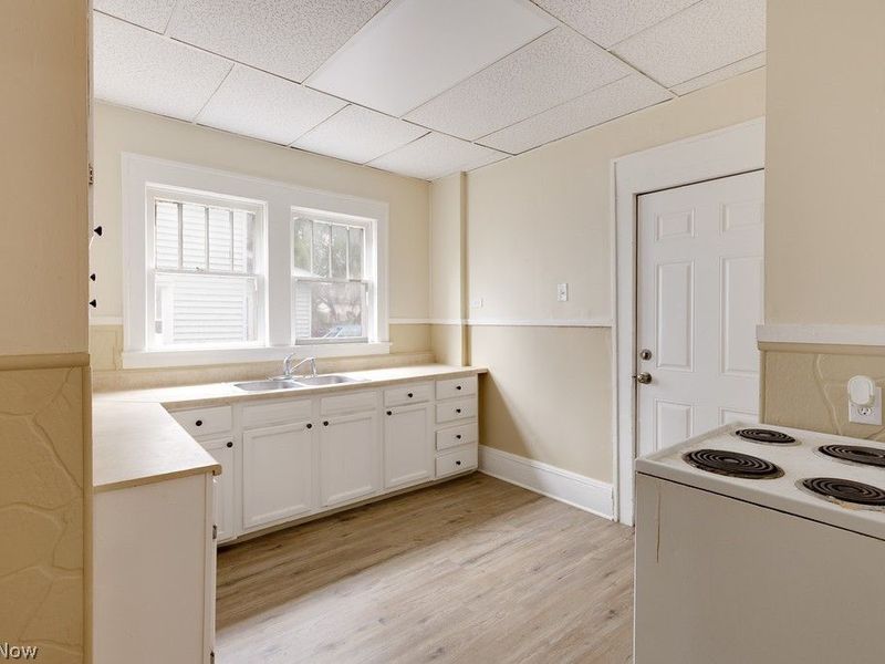 1007 Delia Avenue, Akron, OH 44320 Photo 5