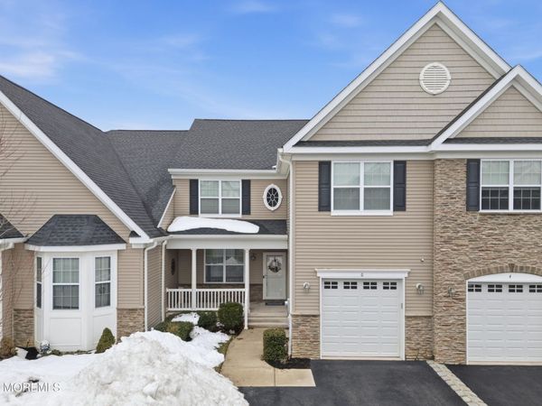 6 Traditions Place, Monroe, NJ 08831
