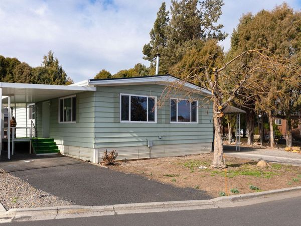 2633 SW Obsidian Avenue, UNIT 9, Redmond, OR 97756