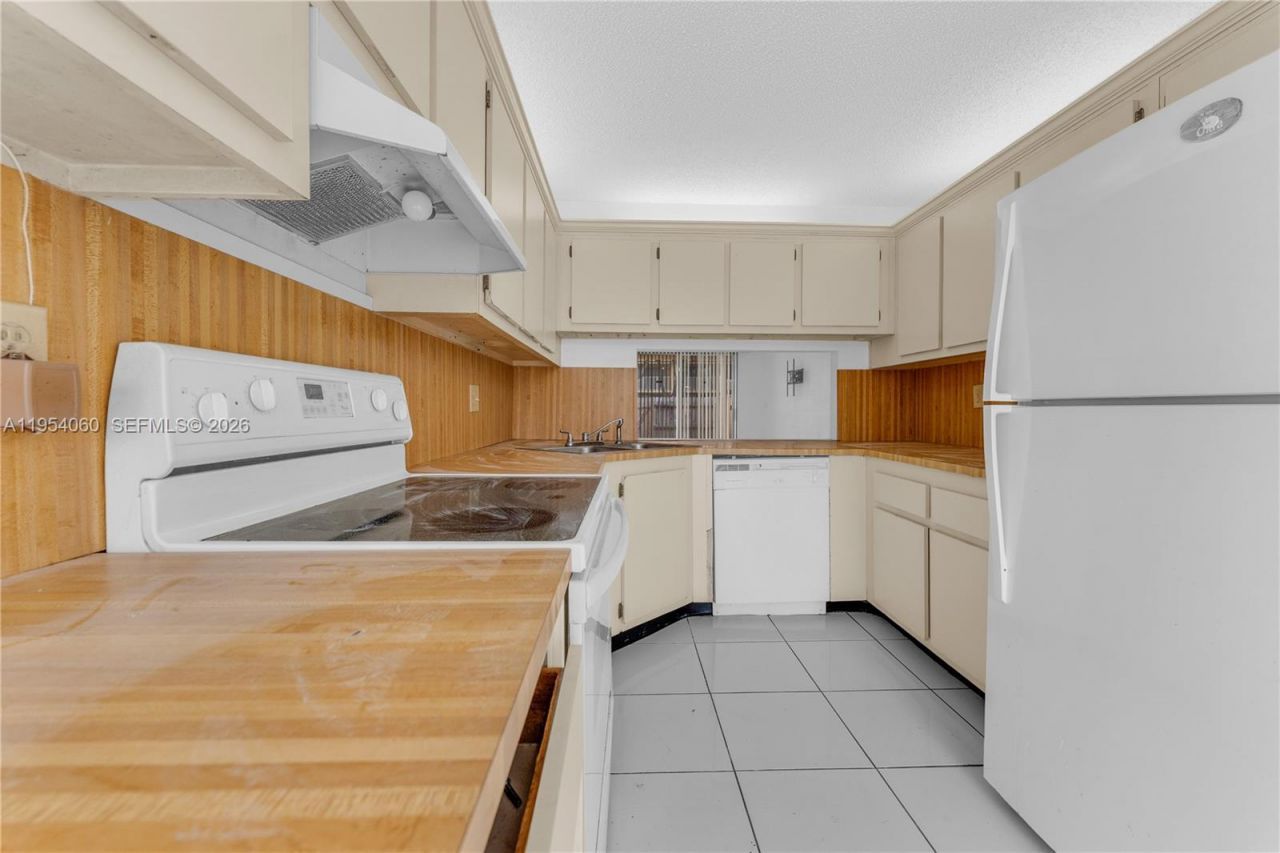 440 NW 214th St , Unit 104, Miami Gardens, FL 33169 Photo