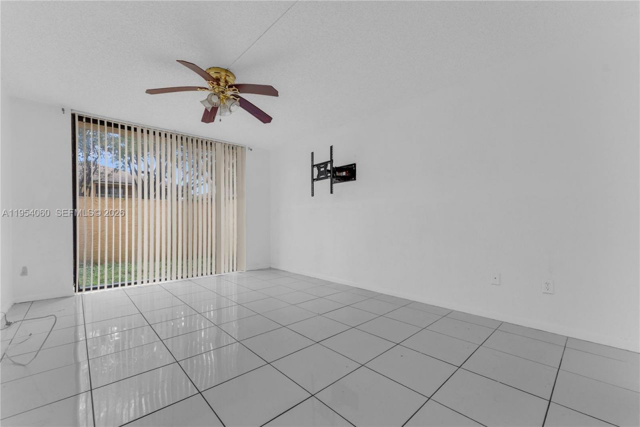 440 NW 214th St , Unit 104, Miami Gardens, FL 33169 Photo