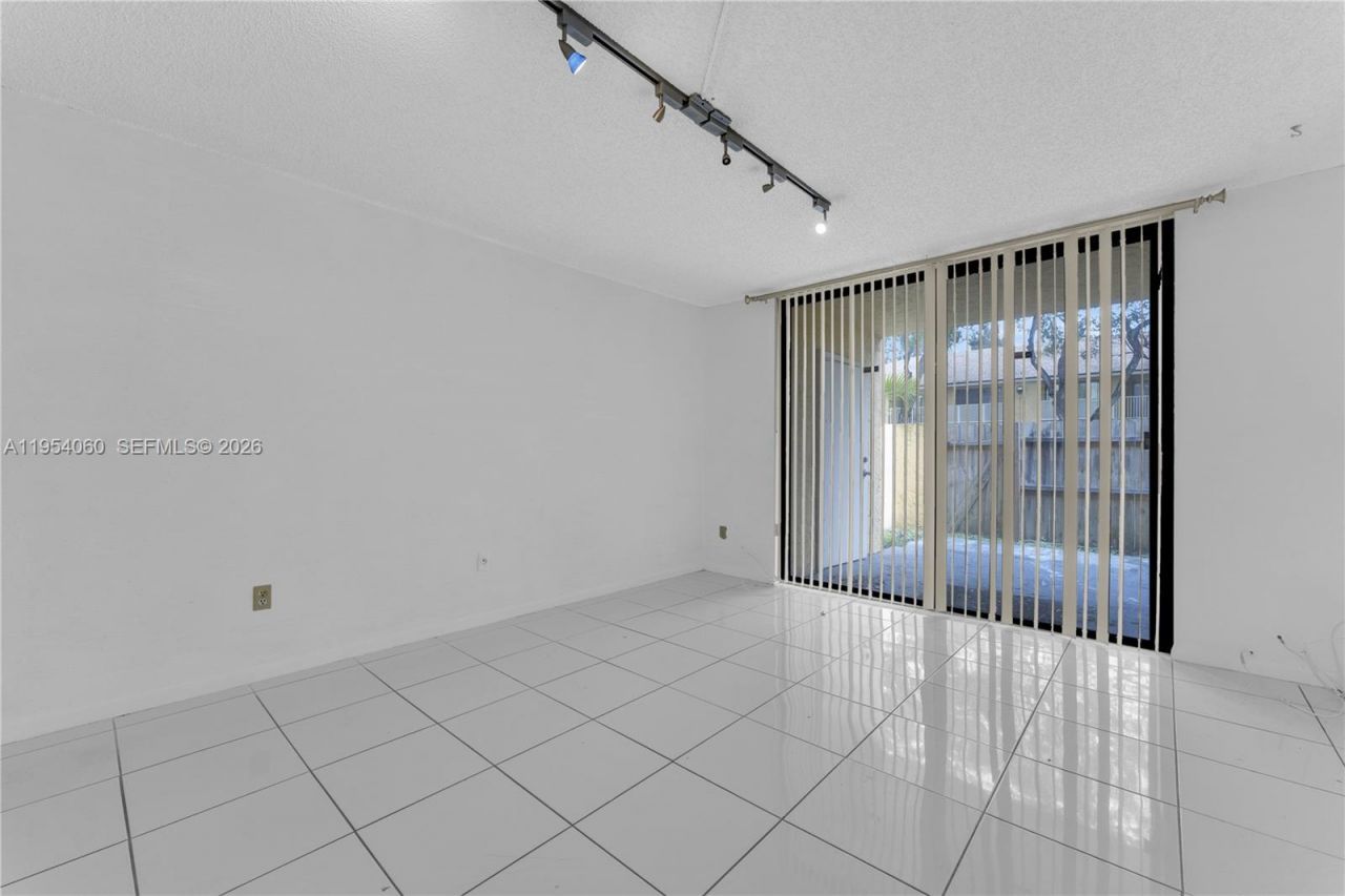 440 NW 214th St , Unit 104, Miami Gardens, FL 33169 Photo