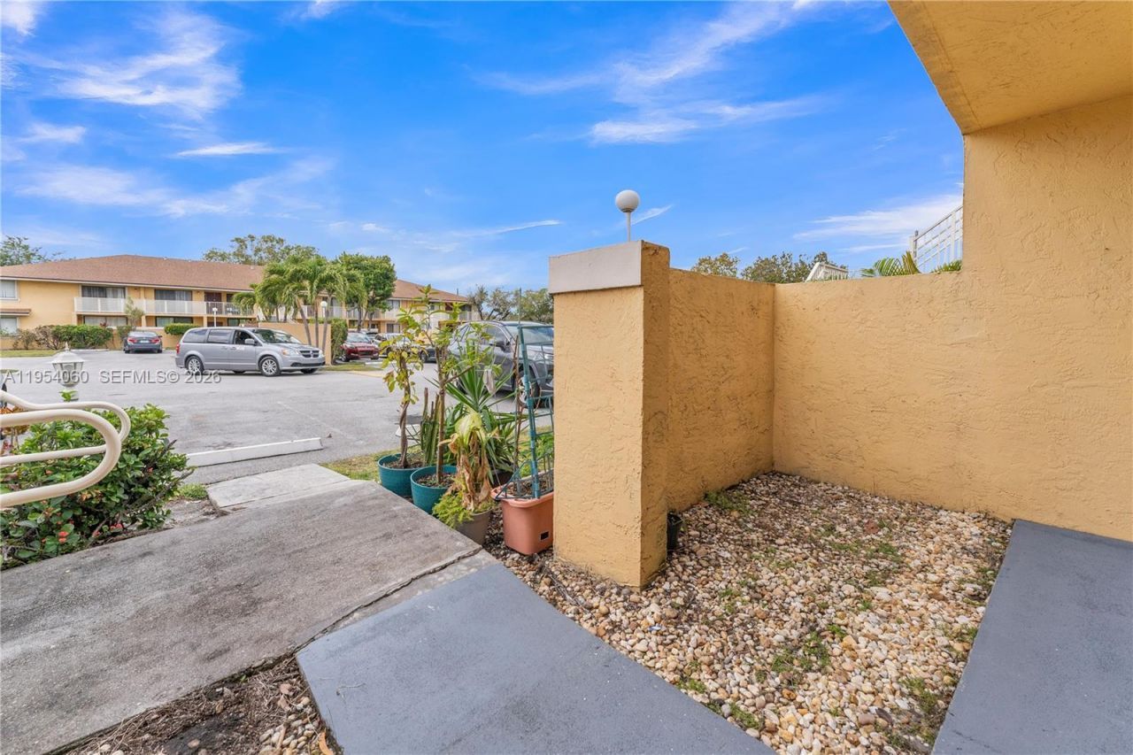440 NW 214th St , Unit 104, Miami Gardens, FL 33169 Photo