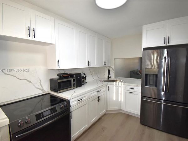 7500 NW 17th St, Unit 102, Plantation, FL 33313