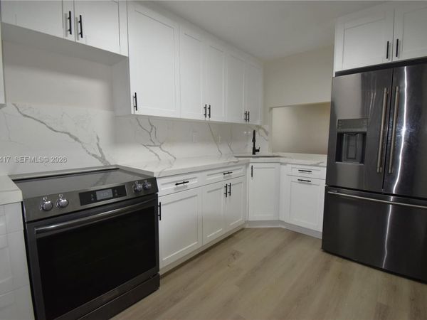 7500 NW 17th St, Unit 102, Plantation, FL 33313