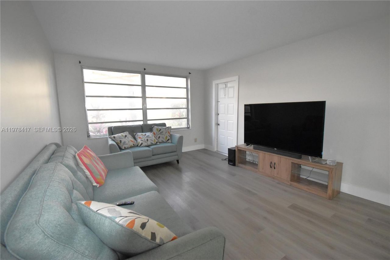 7500 NW 17th St, Unit 102, Plantation, FL 33313 Photo