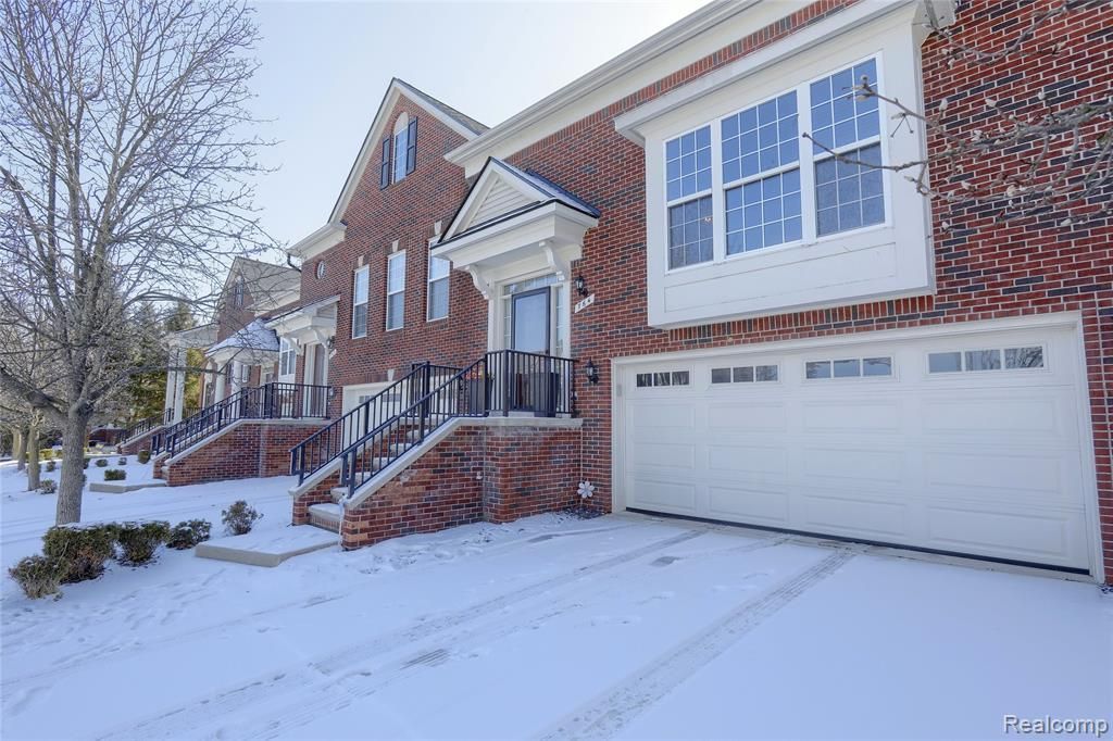 764 Red Run Drive, Troy, MI 48085 Main Photo