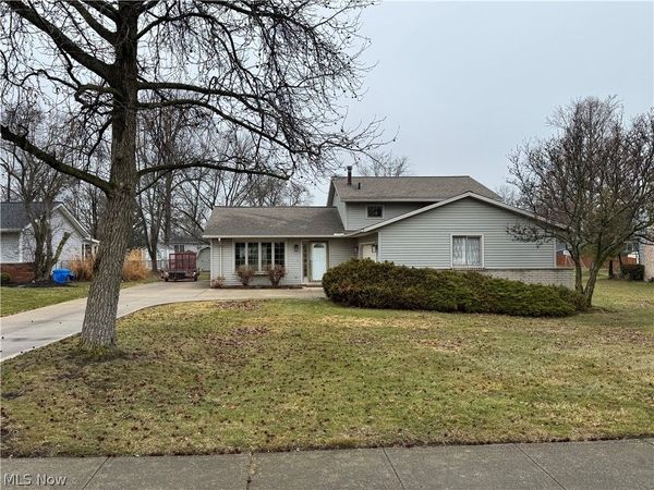 16244 Delmont Avenue , Strongsville, OH 44136