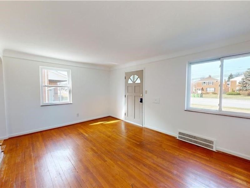 20470 Lake Shore Boulevard, Euclid, OH 44123 Photo 17