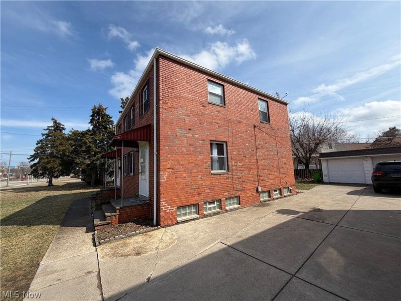 20470 Lake Shore Boulevard, Euclid, OH 44123 Photo 6