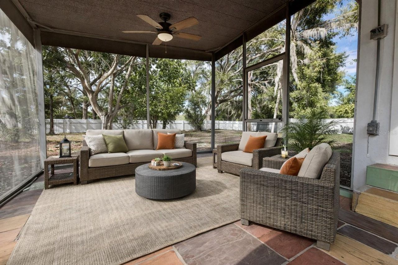 8023 Country Club Road N, Saint Petersburg, FL 33710 Photo