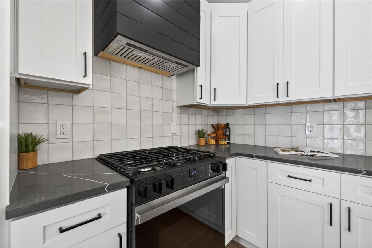 2350 2nd Avenue N, Saint Petersburg, FL 33713 Photo