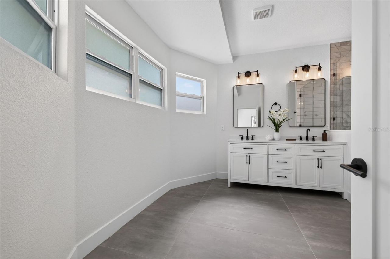 2350 2nd Avenue N, Saint Petersburg, FL 33713 Photo