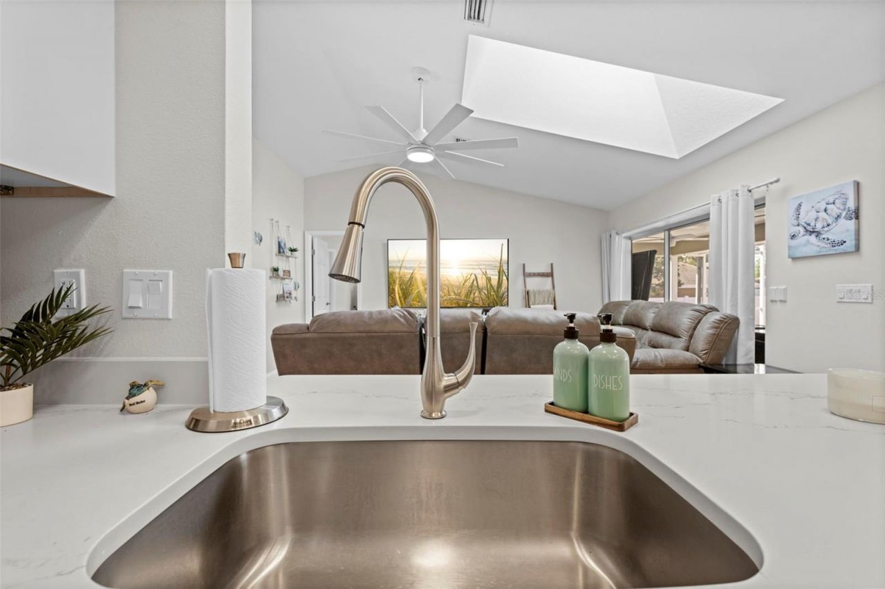 4351 Castle Avenue , Spring Hill, FL 34609 Photo