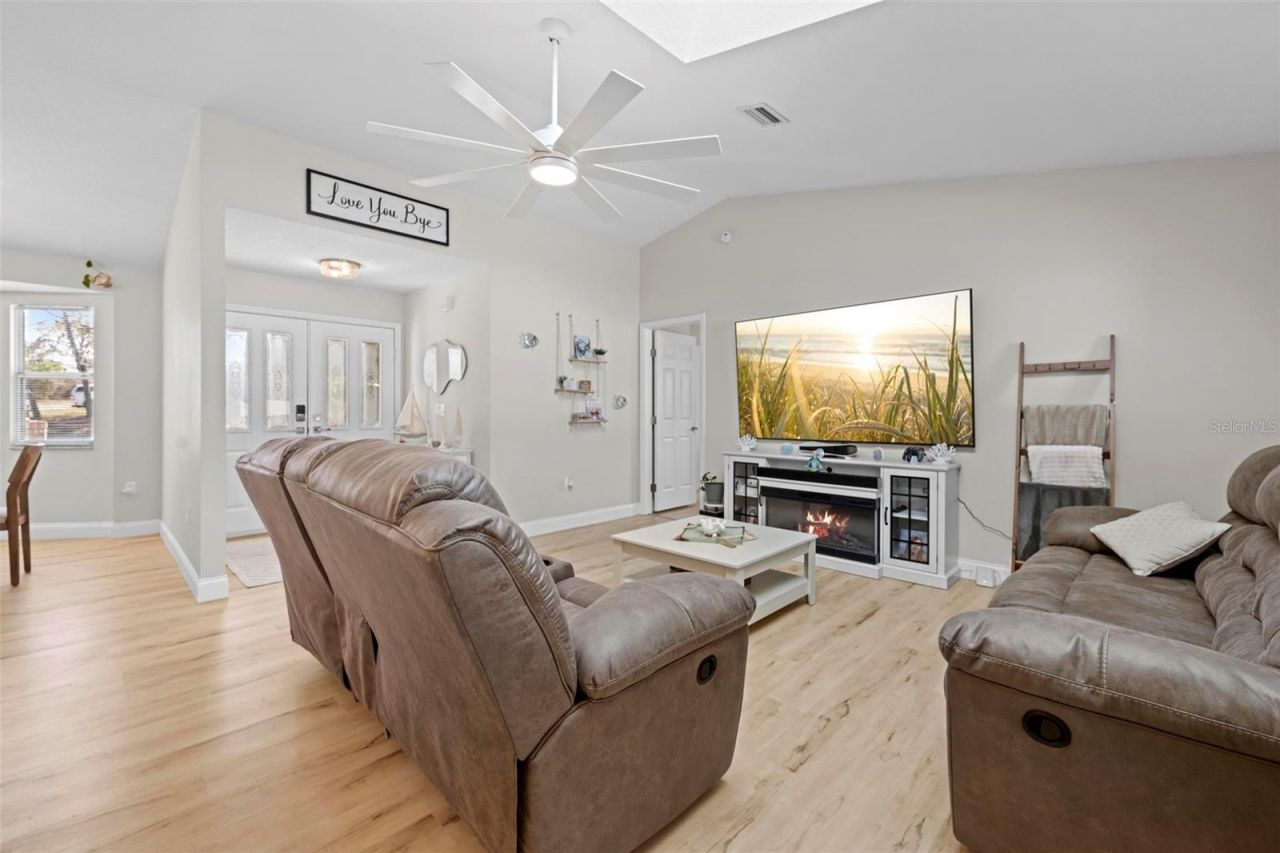 4351 Castle Avenue , Spring Hill, FL 34609 Photo