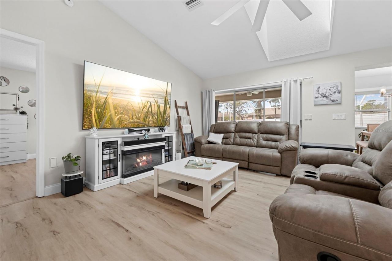 4351 Castle Avenue , Spring Hill, FL 34609 Photo