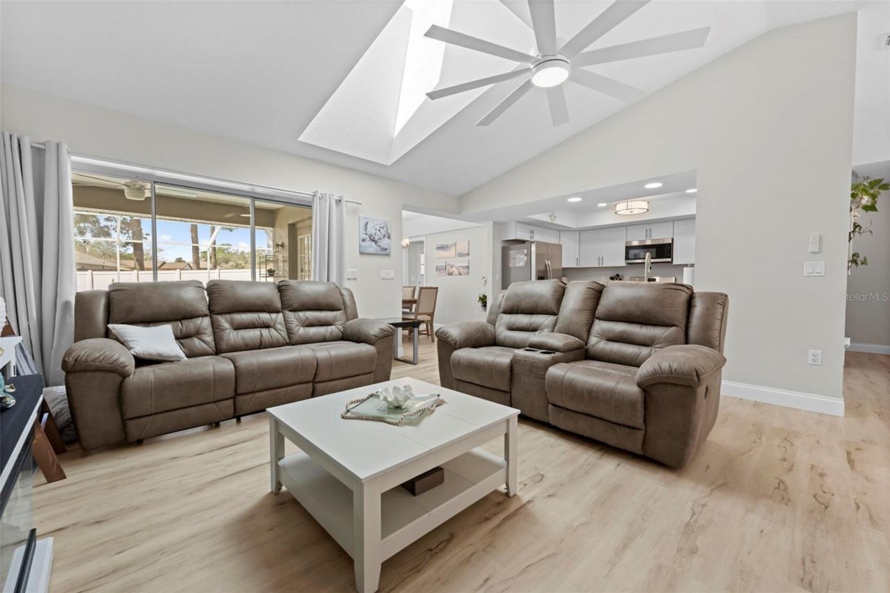 4351 Castle Avenue , Spring Hill, FL 34609 Photo