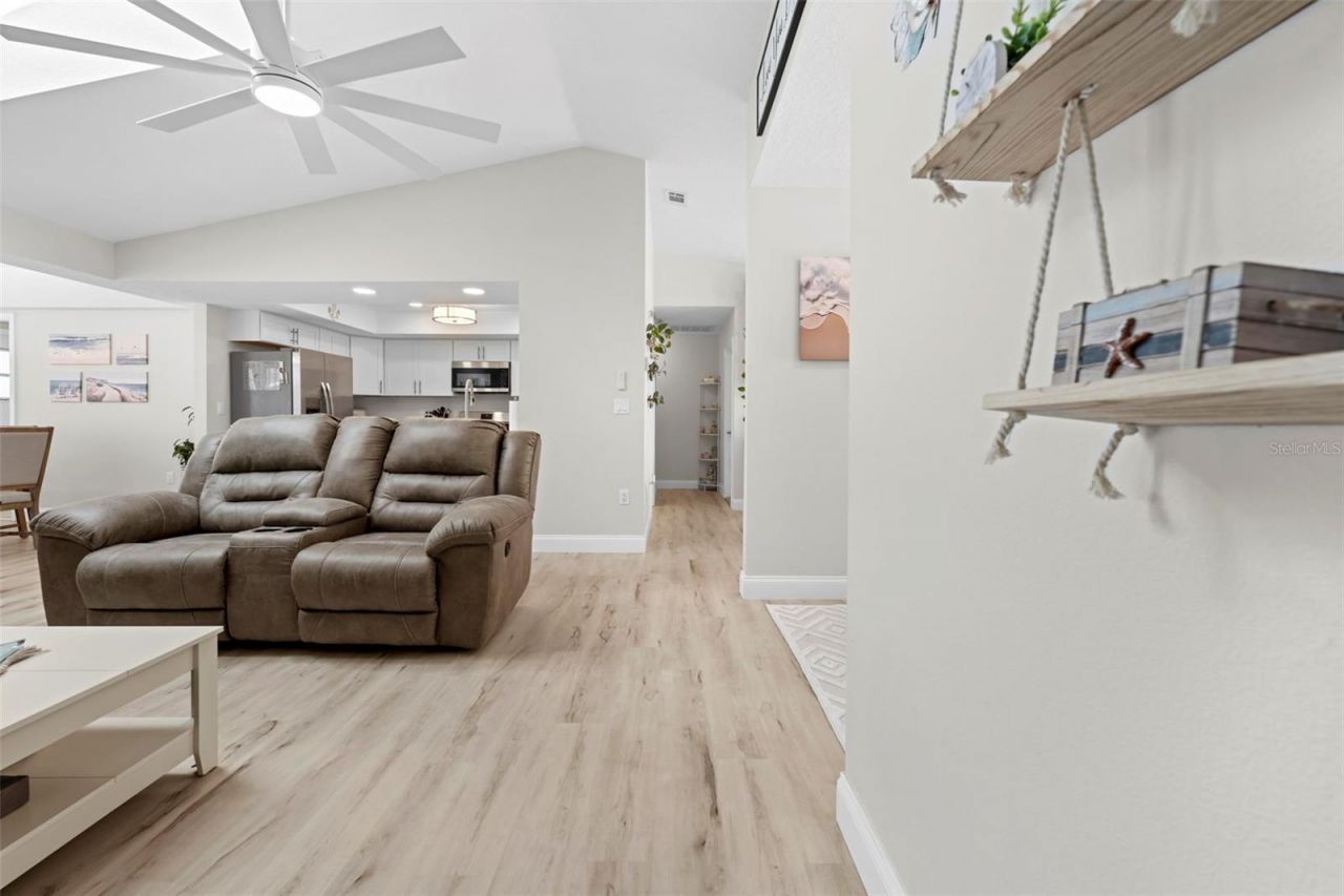 4351 Castle Avenue , Spring Hill, FL 34609 Photo