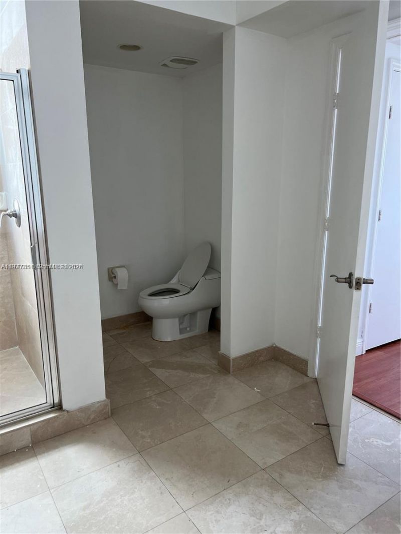 14951 Royal Oaks Ln , Unit 1901, North Miami, FL 33181 Photo