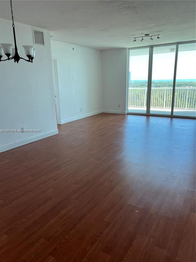 14951 Royal Oaks Ln , Unit 1901, North Miami, FL 33181 Photo