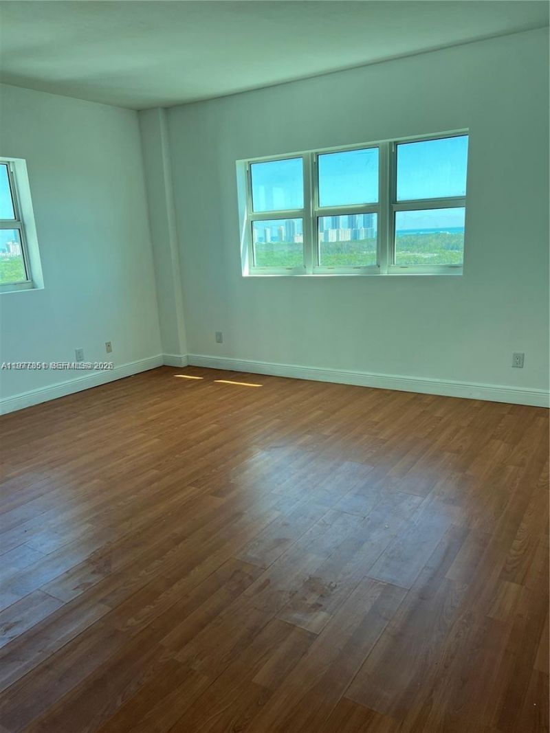 14951 Royal Oaks Ln , Unit 1901, North Miami, FL 33181 Photo