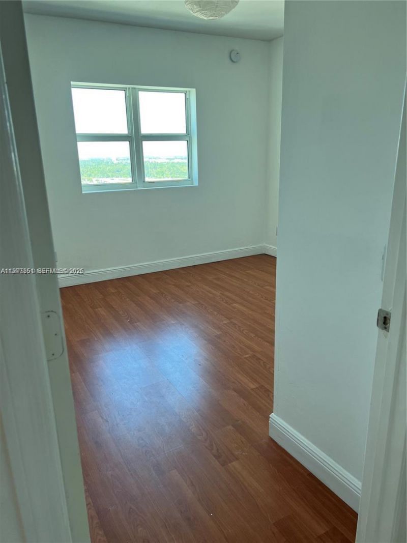 14951 Royal Oaks Ln , Unit 1901, North Miami, FL 33181 Photo