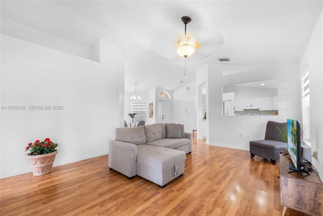 2020 SE 5th Pl, Unit 2020, Homestead, FL 33033 Photo