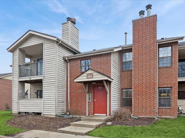1911 N Hicks Road , Unit 103, Palatine, IL 60074