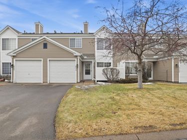 1805 Southcross Drive W, Unit 2706, Burnsville, MN 55306