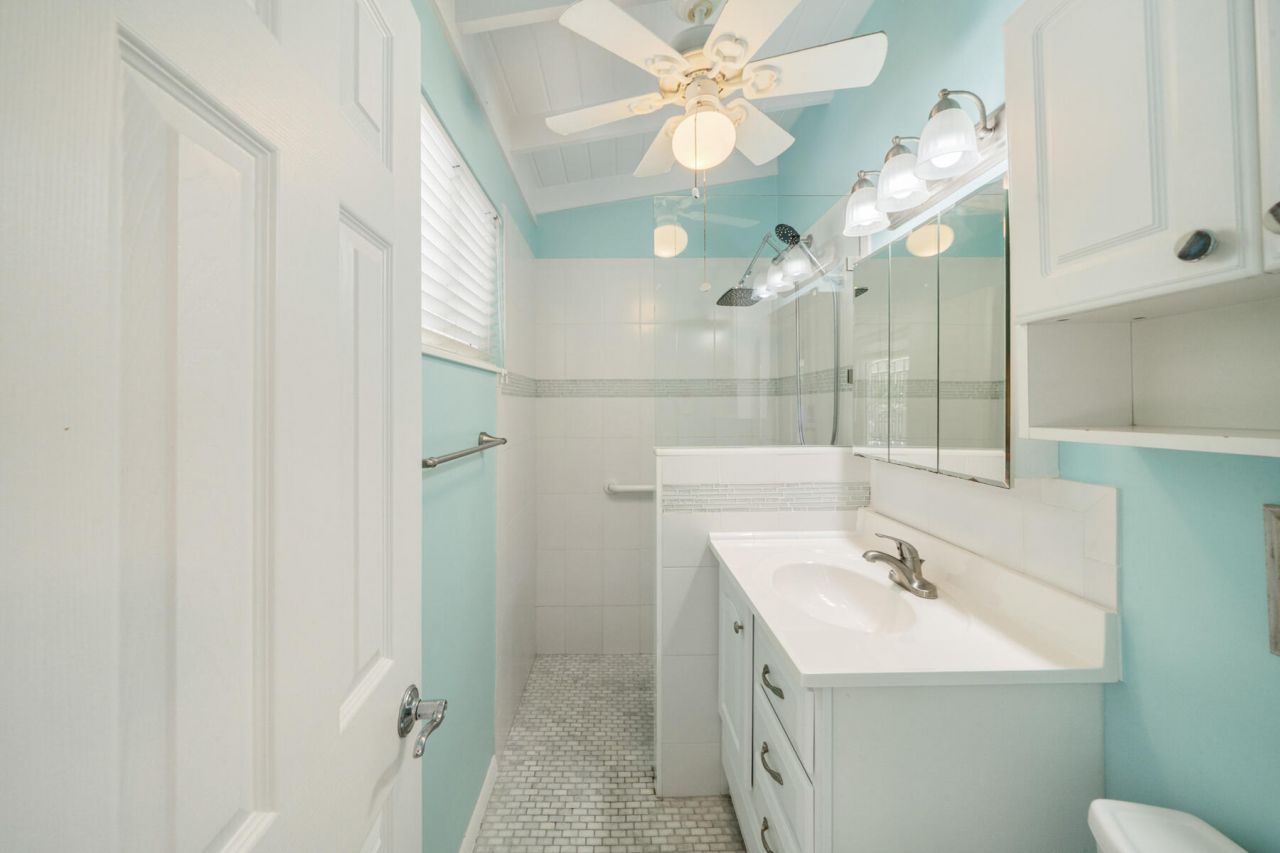 319 Woods Avenue, Tavernier, FL 33070 Photo