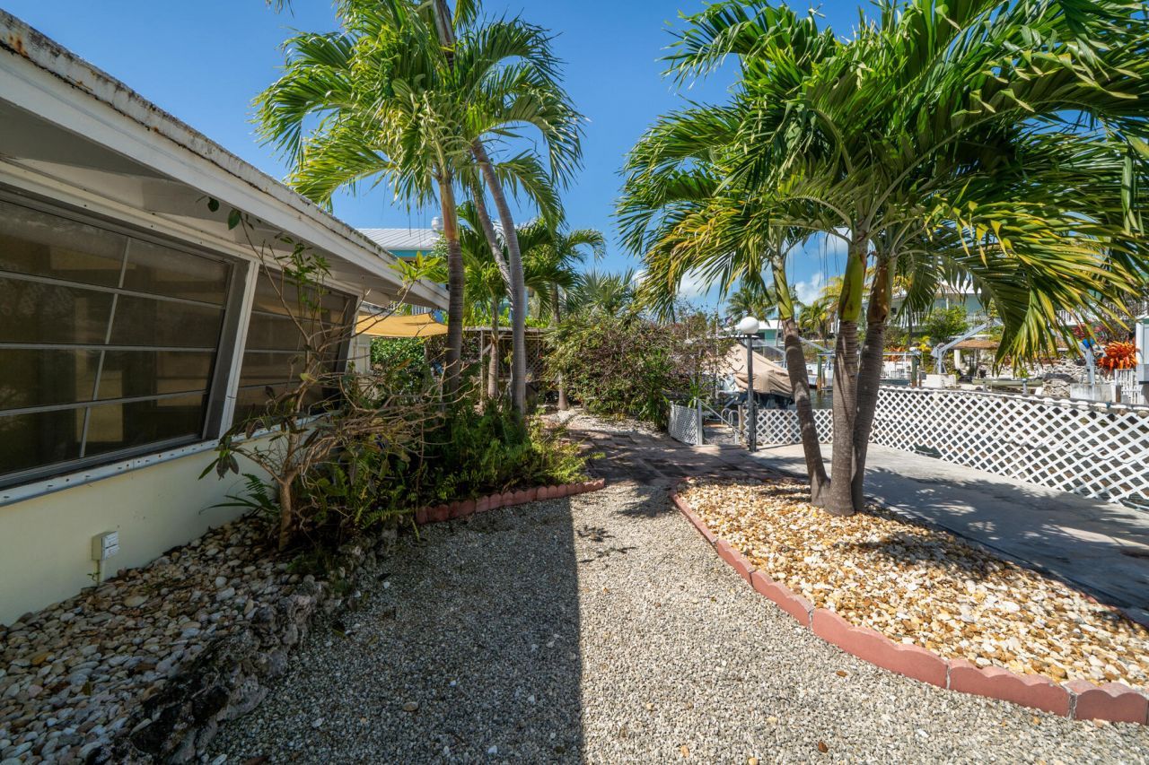 319 Woods Avenue, Tavernier, FL 33070 Photo