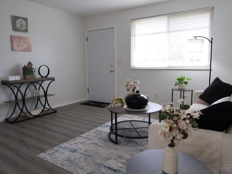 10220 Windswept Lane, Cincinnati, OH 45251 Photo 4