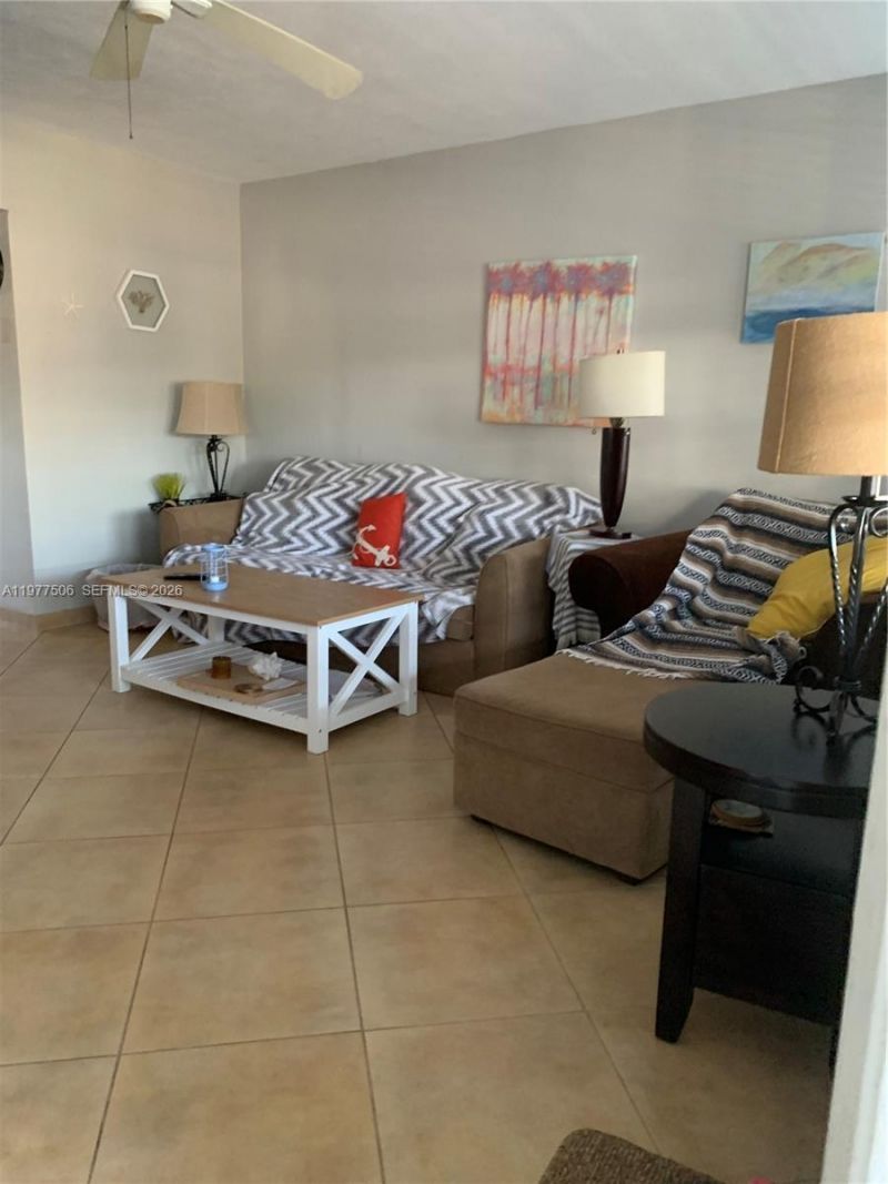322 Taylor St, Unit 2D, Hollywood, FL 33019 Photo