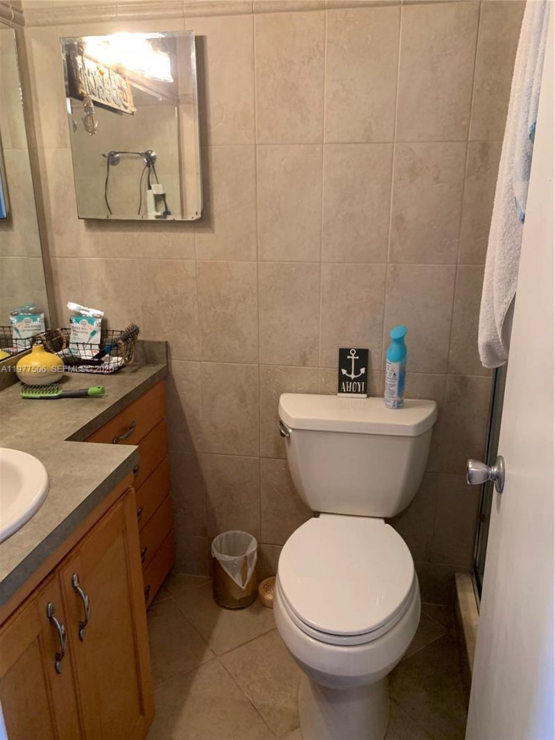 322 Taylor St, Unit 2D, Hollywood, FL 33019 Photo