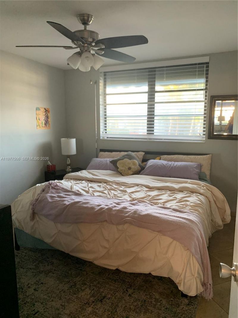 322 Taylor St, Unit 2D, Hollywood, FL 33019 Photo