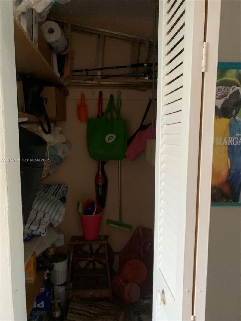 322 Taylor St, Unit 2D, Hollywood, FL 33019 Photo