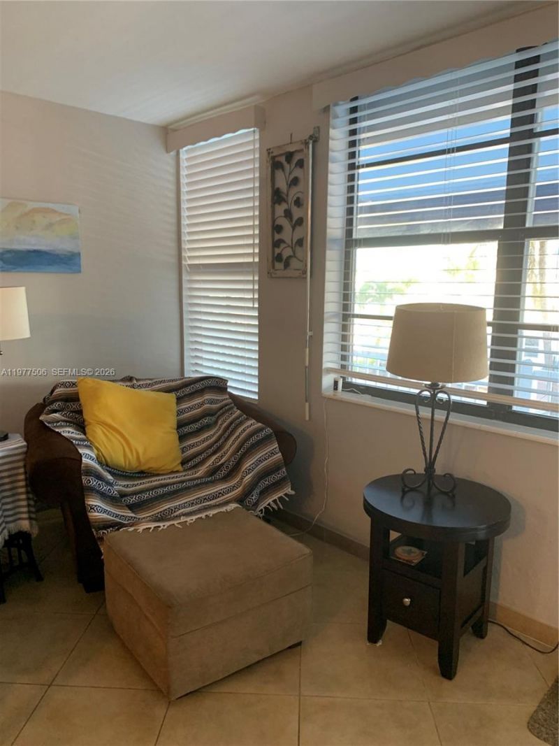 322 Taylor St, Unit 2D, Hollywood, FL 33019 Photo