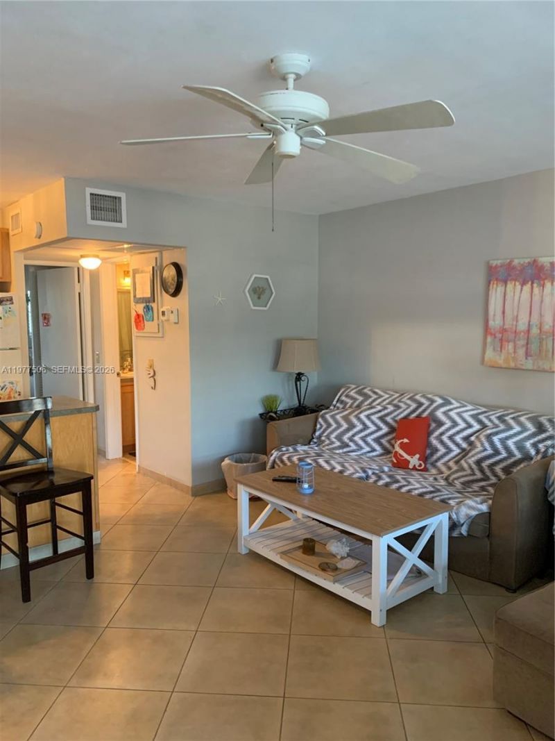 322 Taylor St, Unit 2D, Hollywood, FL 33019 Photo