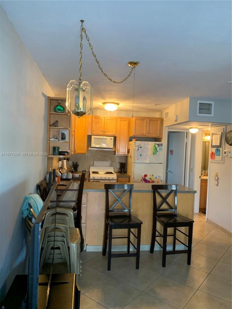322 Taylor St, Unit 2D, Hollywood, FL 33019 Photo