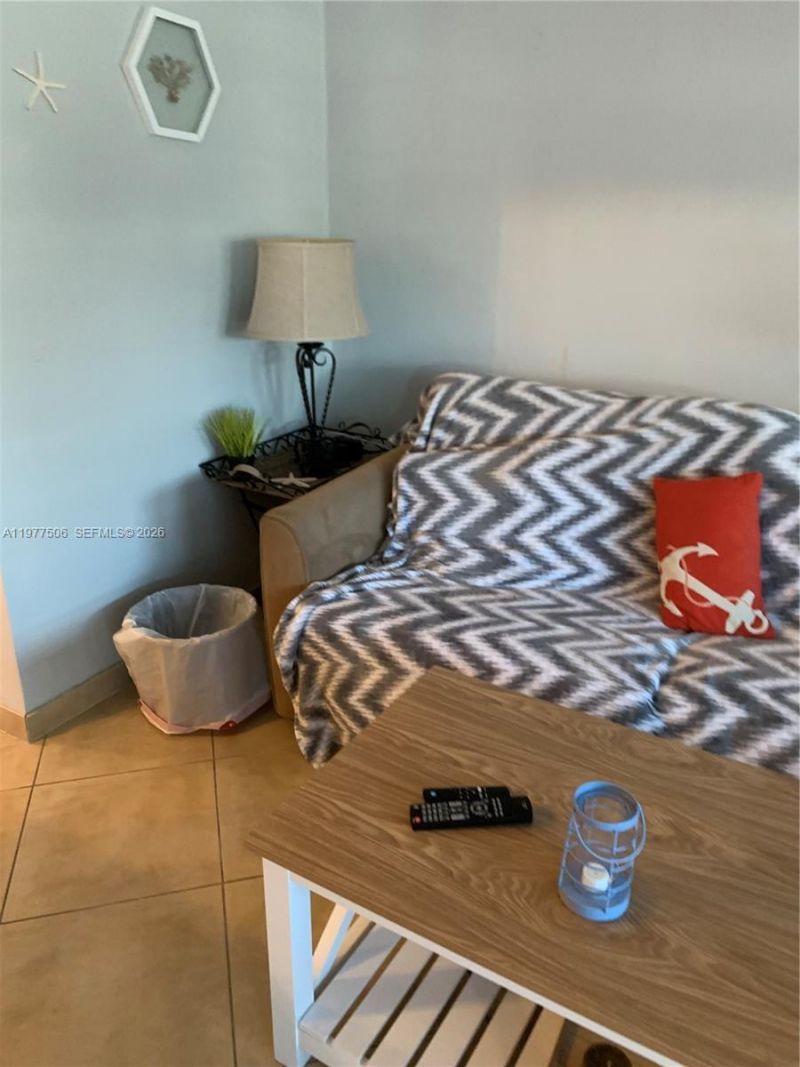 322 Taylor St, Unit 2D, Hollywood, FL 33019 Photo