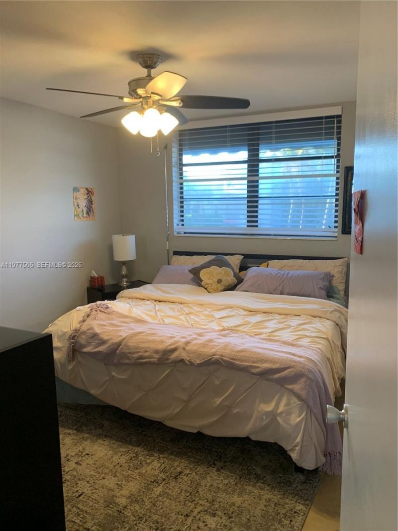 322 Taylor St, Unit 2D, Hollywood, FL 33019 Photo